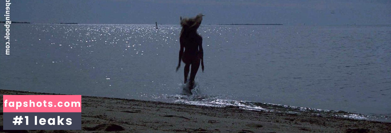 Susan Backlinie gallery photo #3