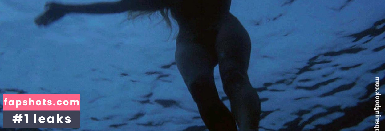 Susan Backlinie gallery photo #8