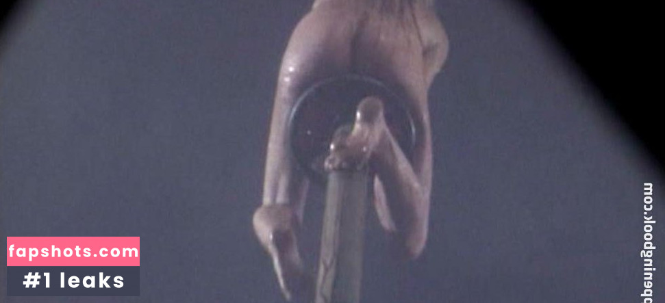 Susan Backlinie gallery photo #10