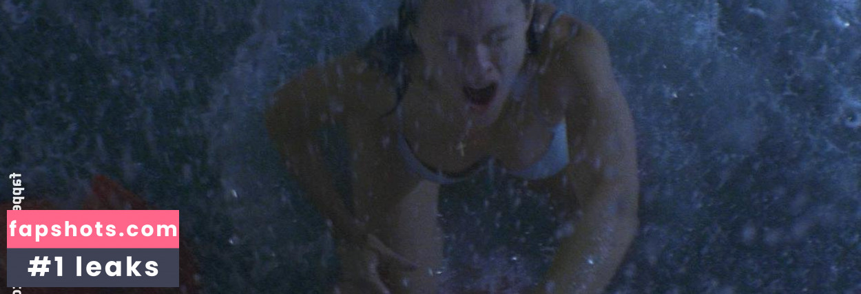 Susan May Pratt gallery photo #15