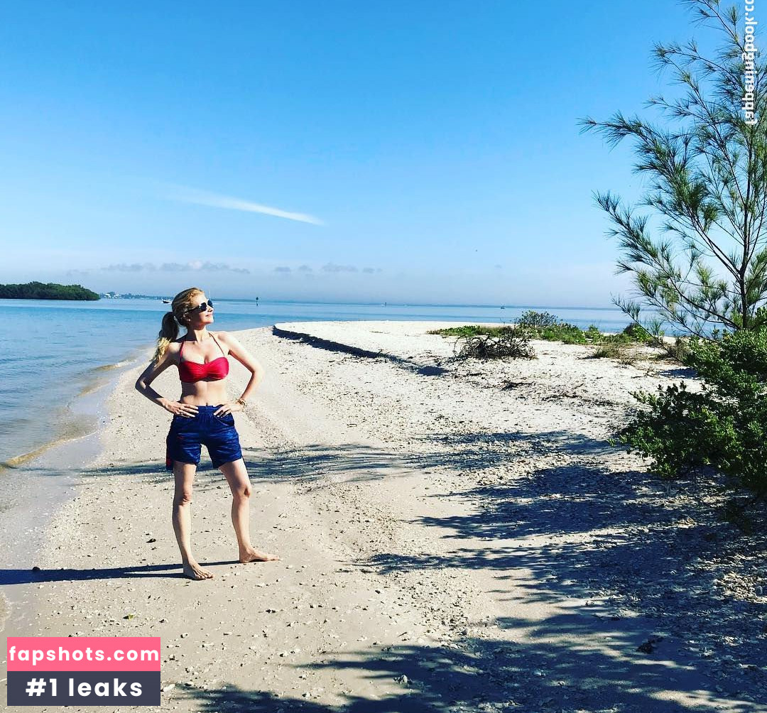 Susan Yeagley gallery photo #4