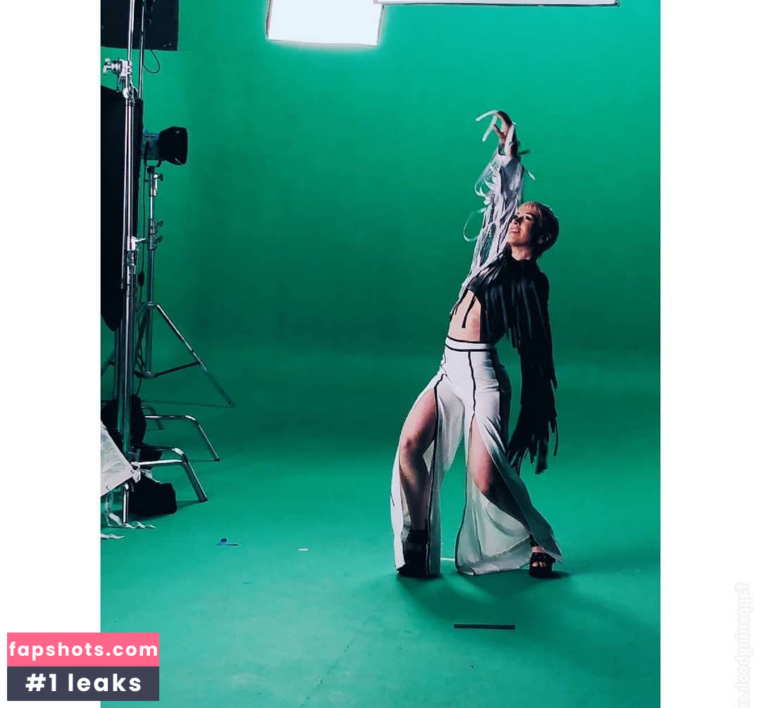 Susanna Marie Cork gallery photo #17