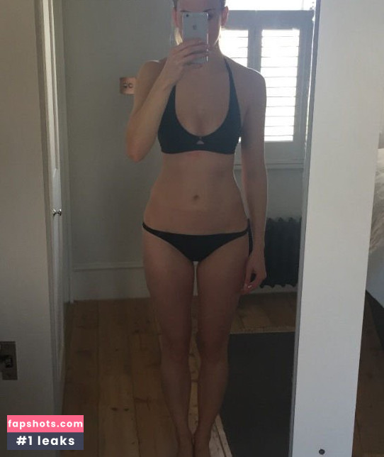 Susie Wolff gallery photo #24