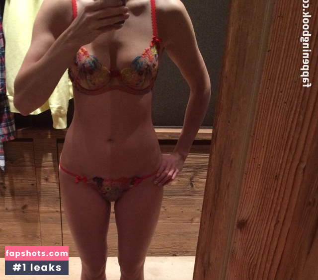 Susie Wolff nude babe gallery