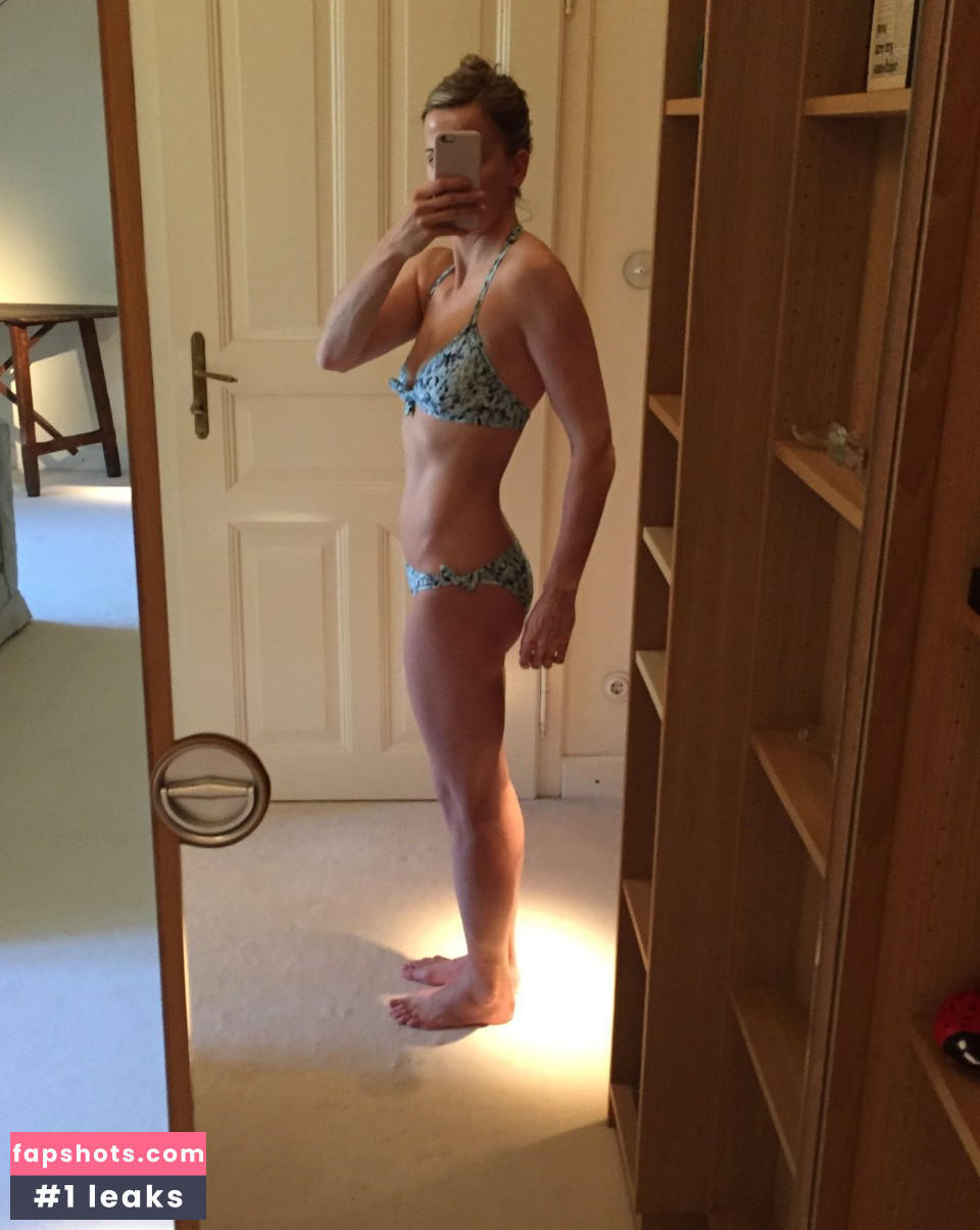 Susie Wolff gallery photo #31