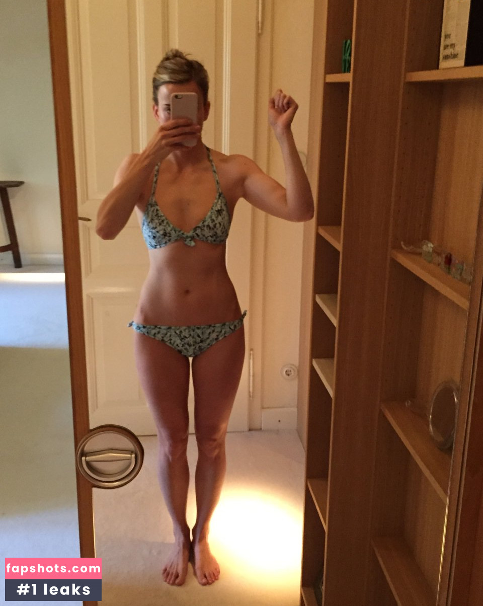 Susie Wolff gallery photo #33