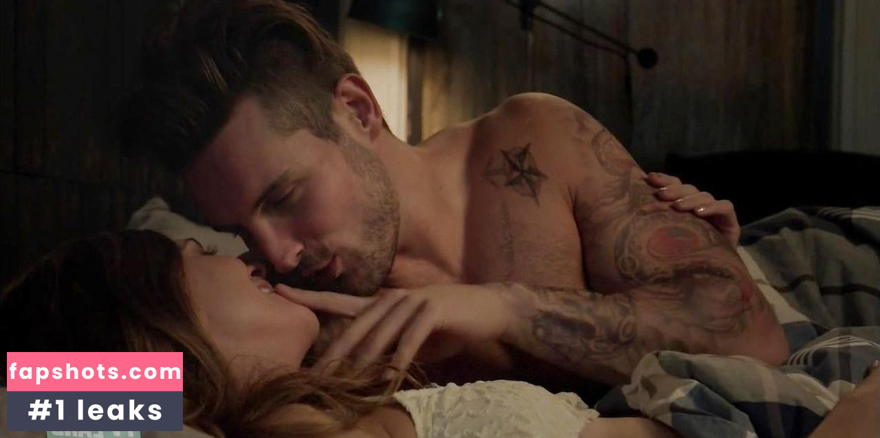 Sutton Foster gallery photo #47