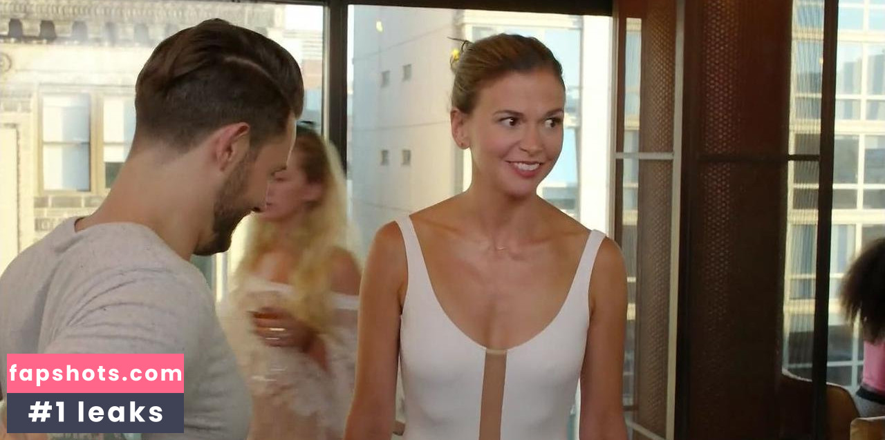 Sutton Foster gallery photo #48