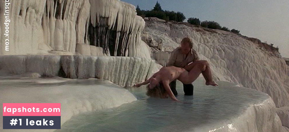 Suzan Crowley gallery photo #7