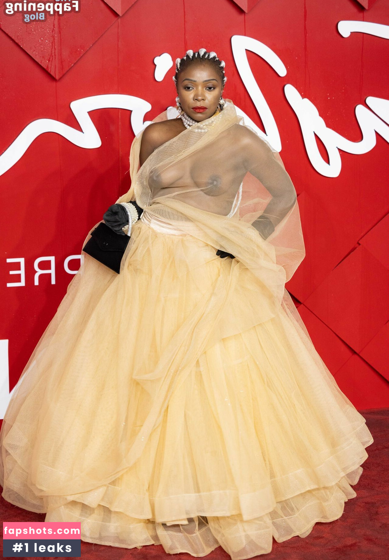 Suzan Mutesi gallery photo #30