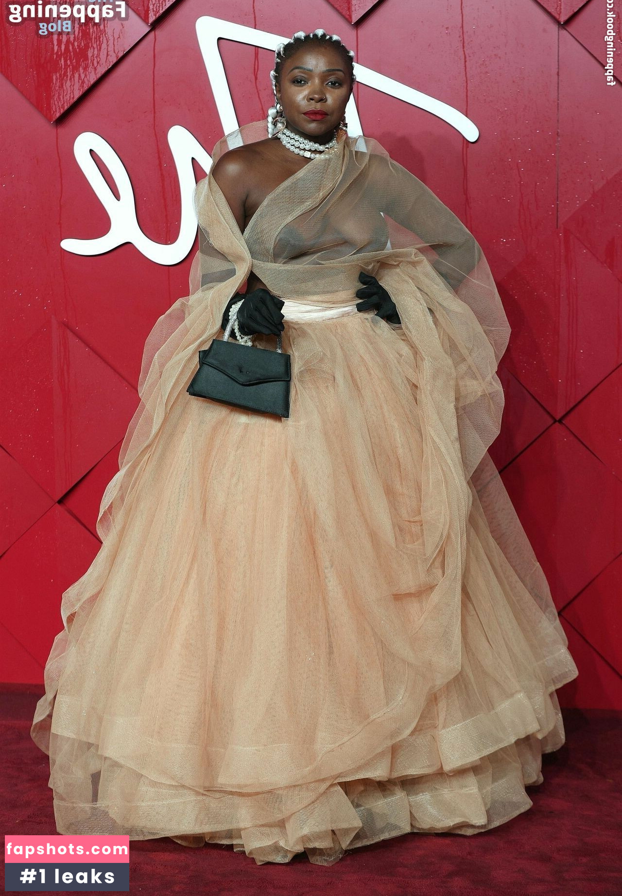 Suzan Mutesi gallery photo #32