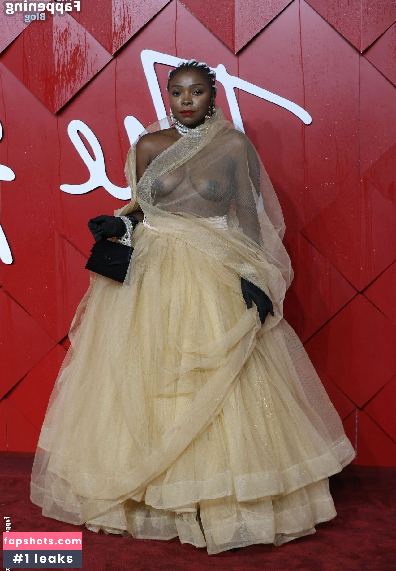 Suzan Mutesi gallery photo #33