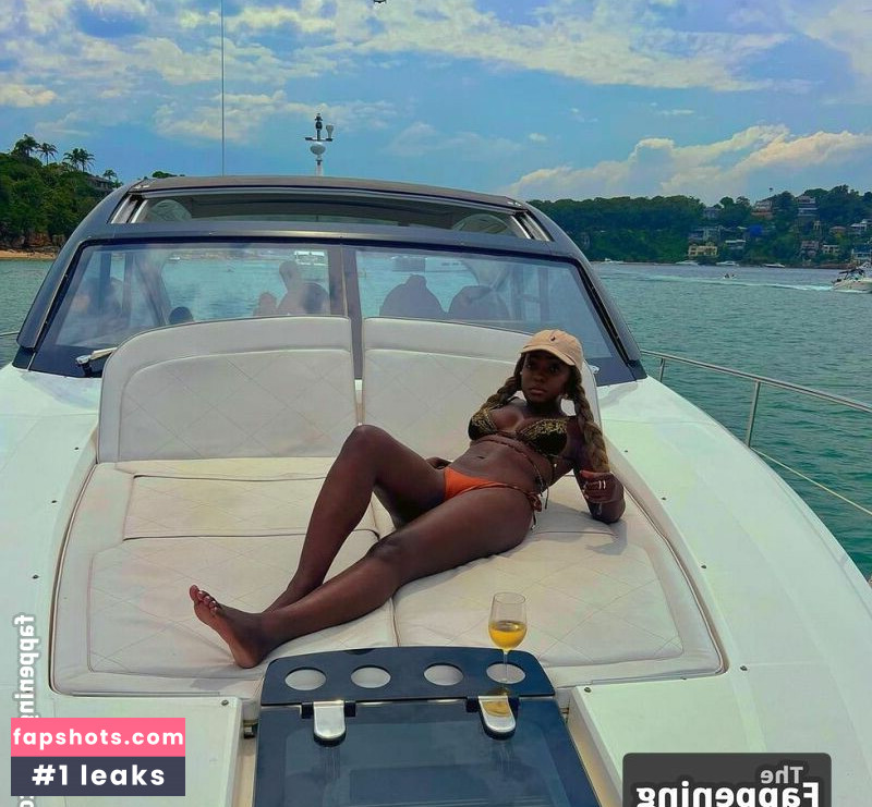 Suzan Mutesi gallery photo #6