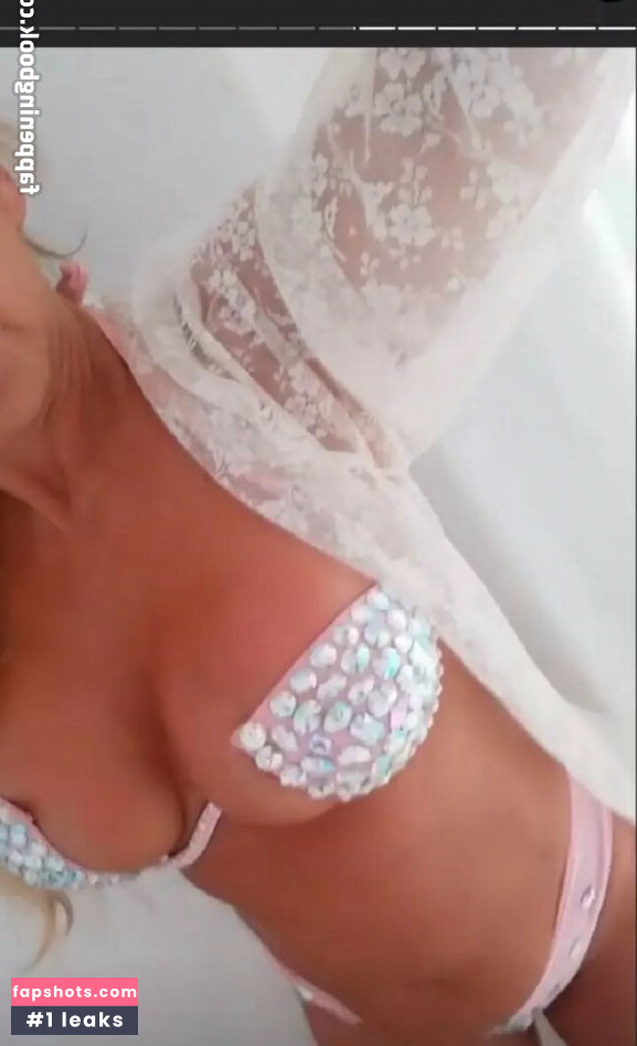 Suzana Perovic gallery photo #3