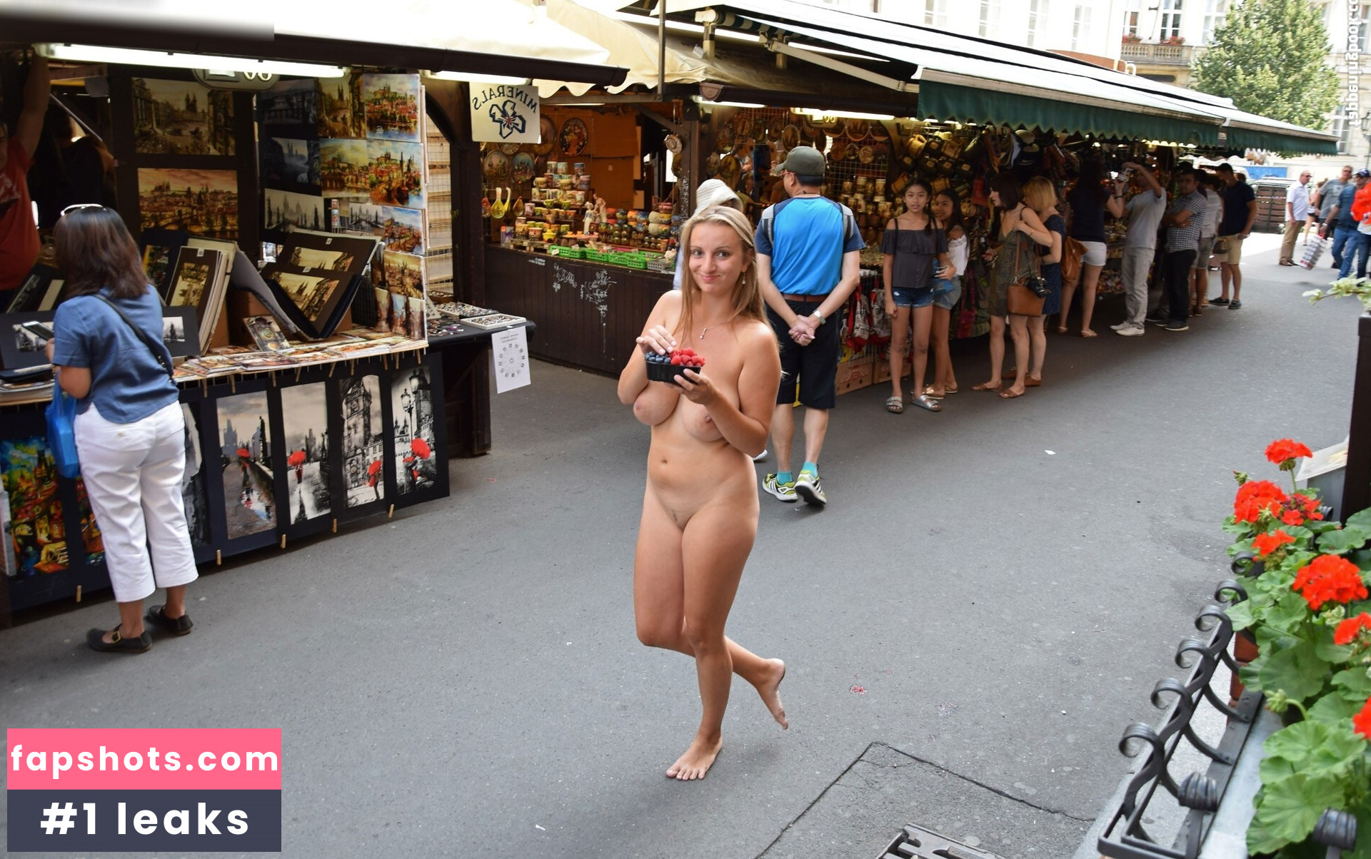 Suzie Sun gallery photo #44