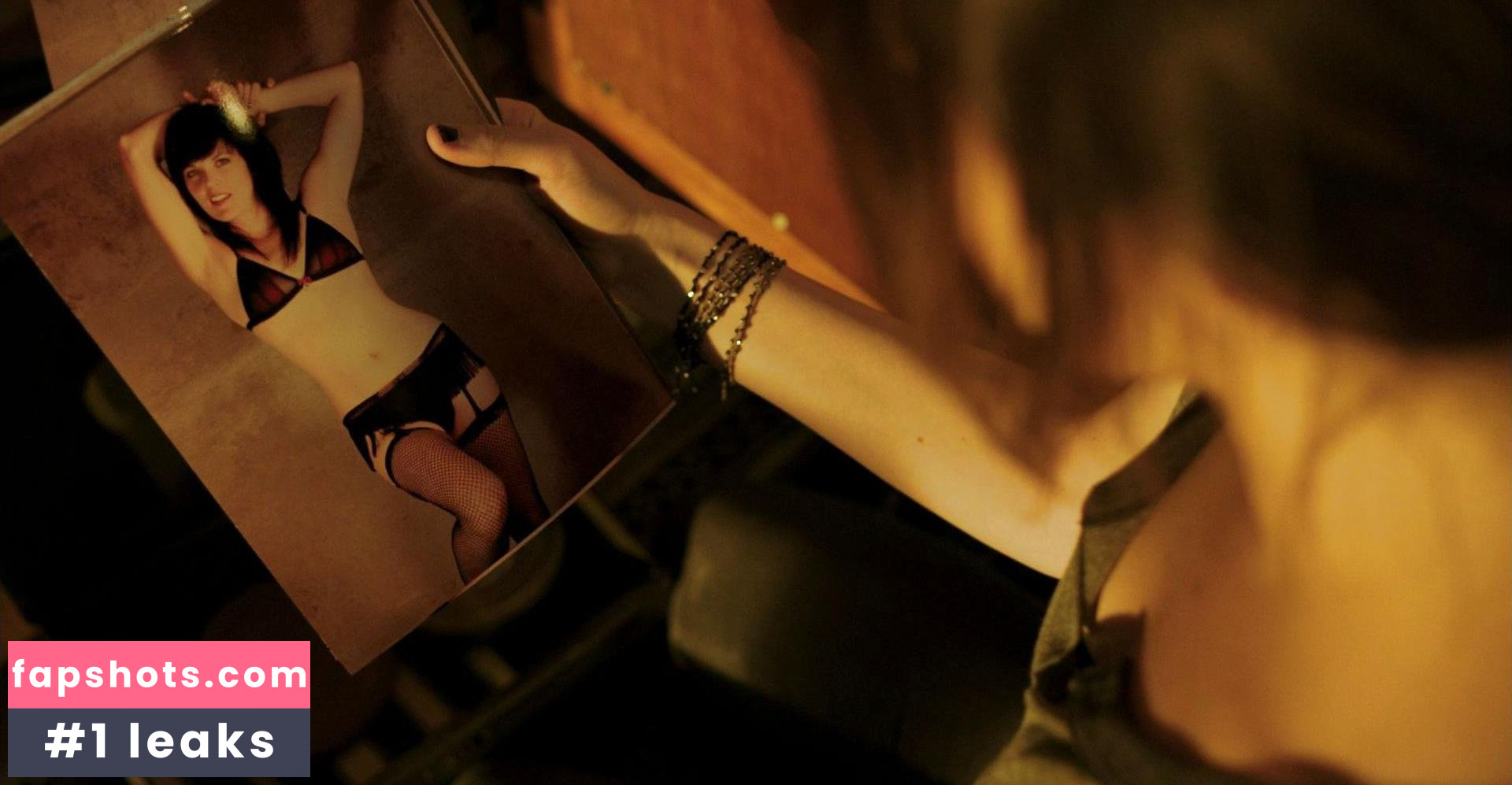 Suziey Block gallery photo #4