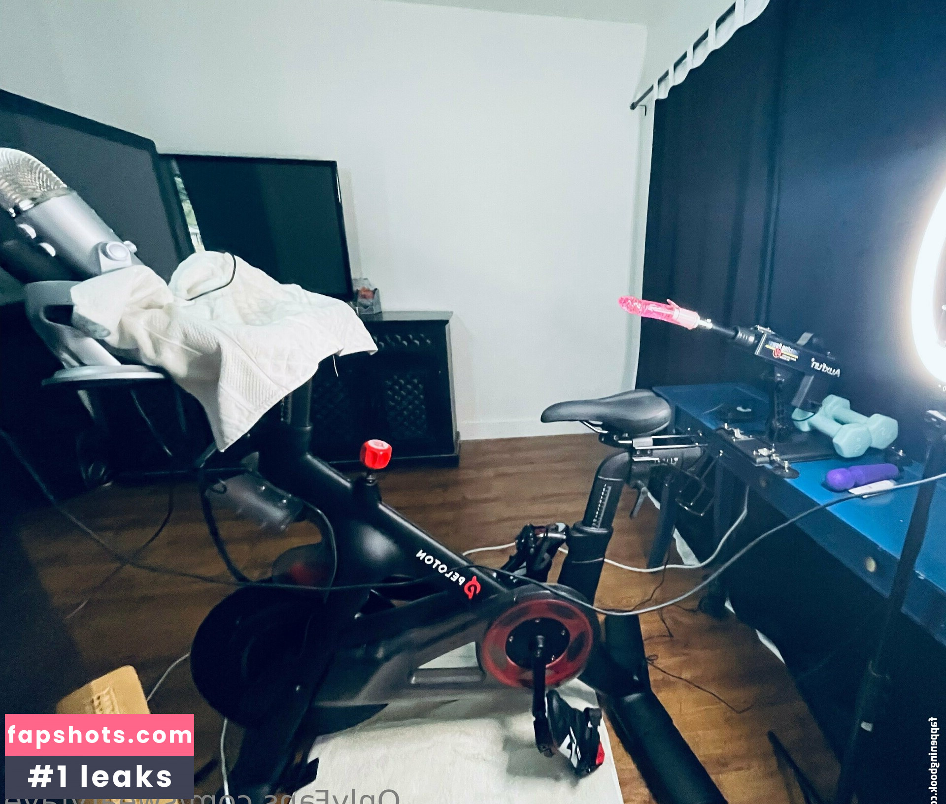 sweatyfaye gallery photo #29