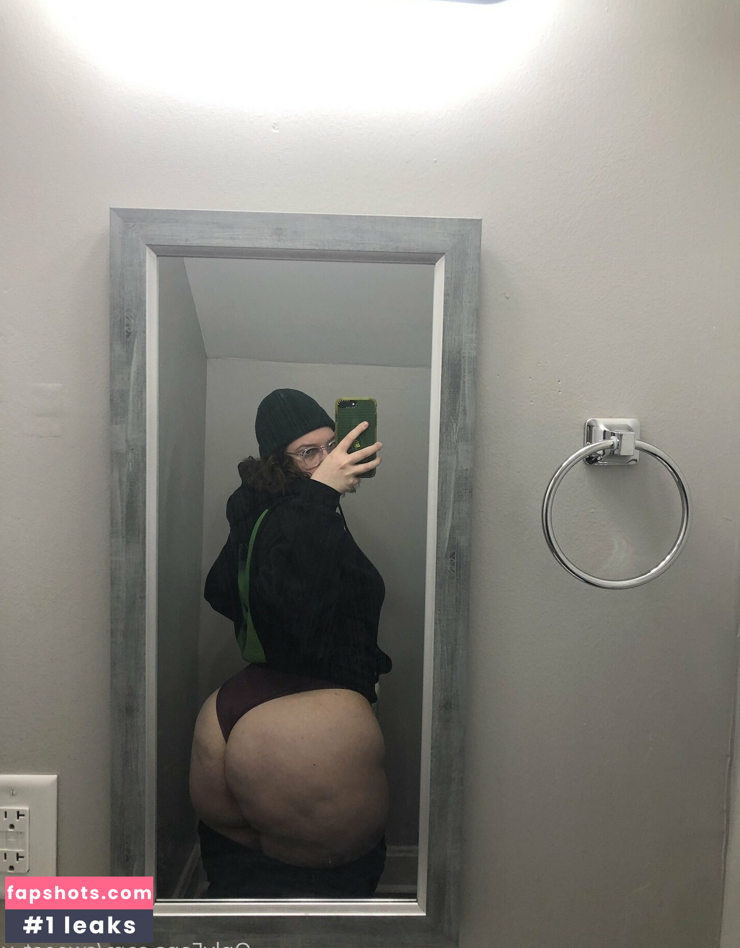 Sweeet_V gallery photo #8