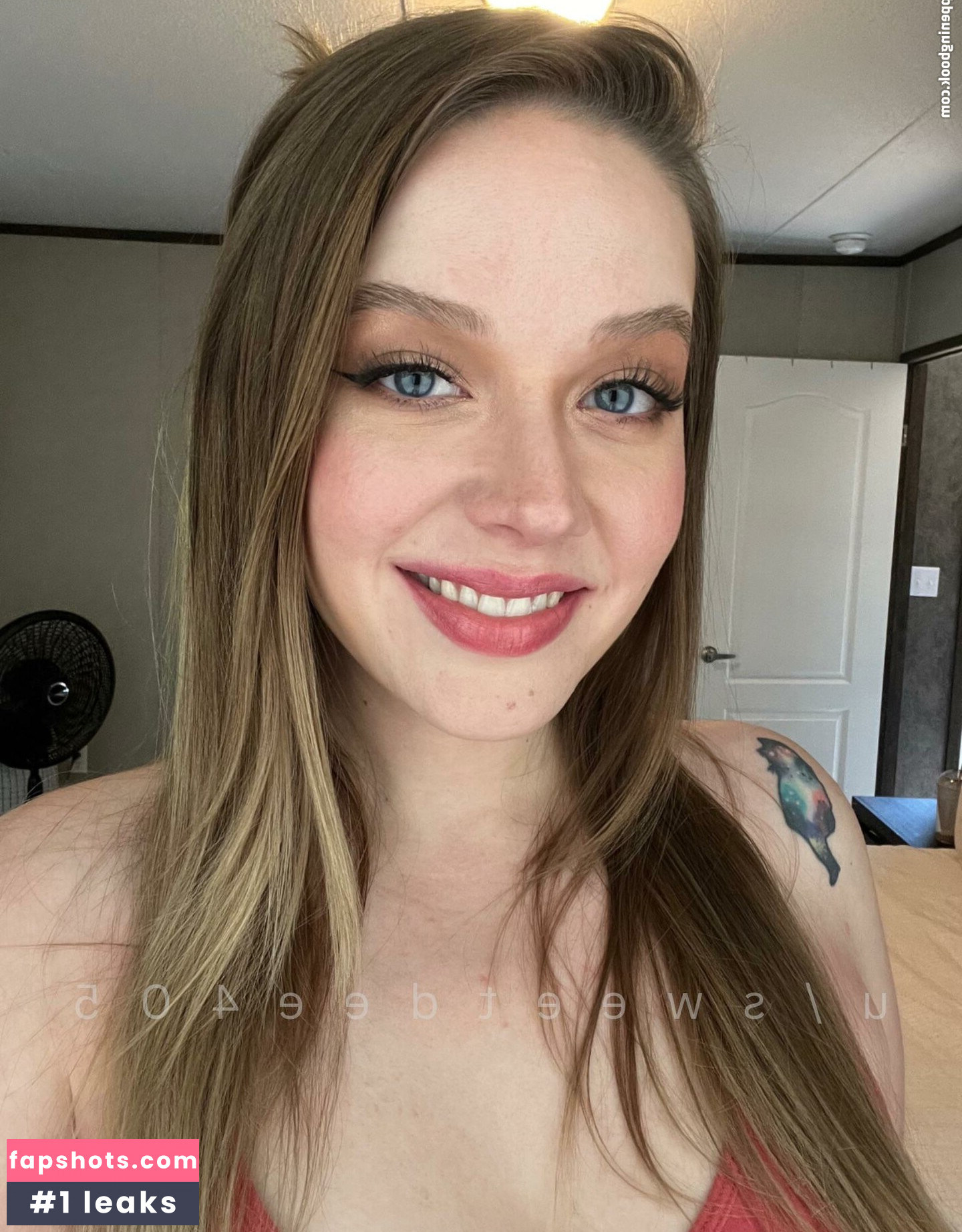 Sweet Dee gallery photo #3