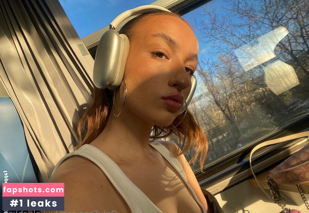 Sweet_Yulia gallery photo #11