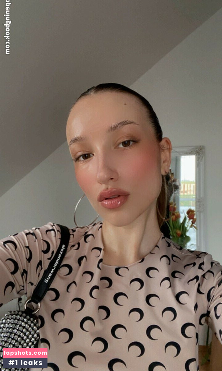 Sweet_Yulia gallery photo #10