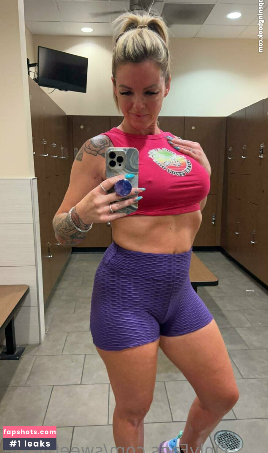 Sweetcheeks_83 gallery photo #18