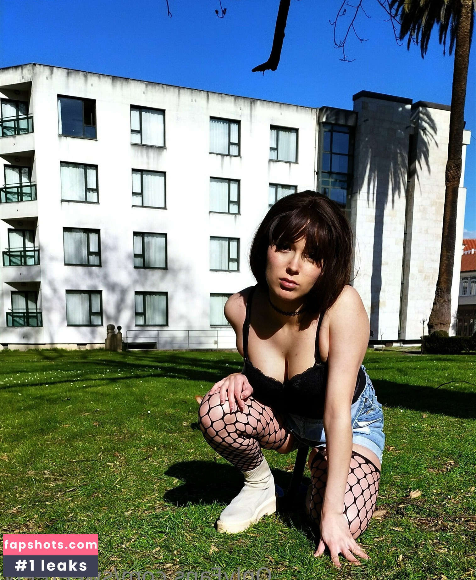 sweeteely nude babe gallery