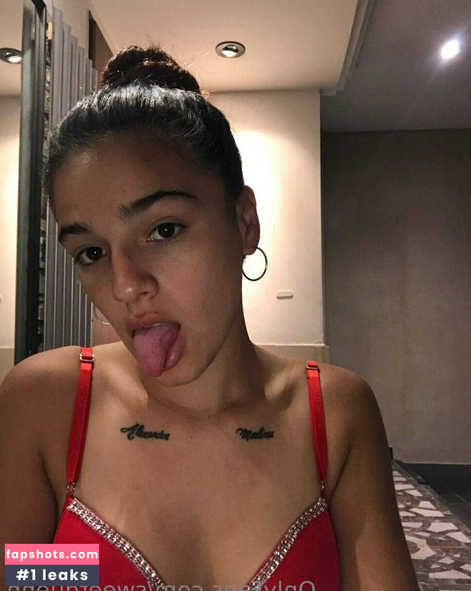 sweetquenn nude babe gallery