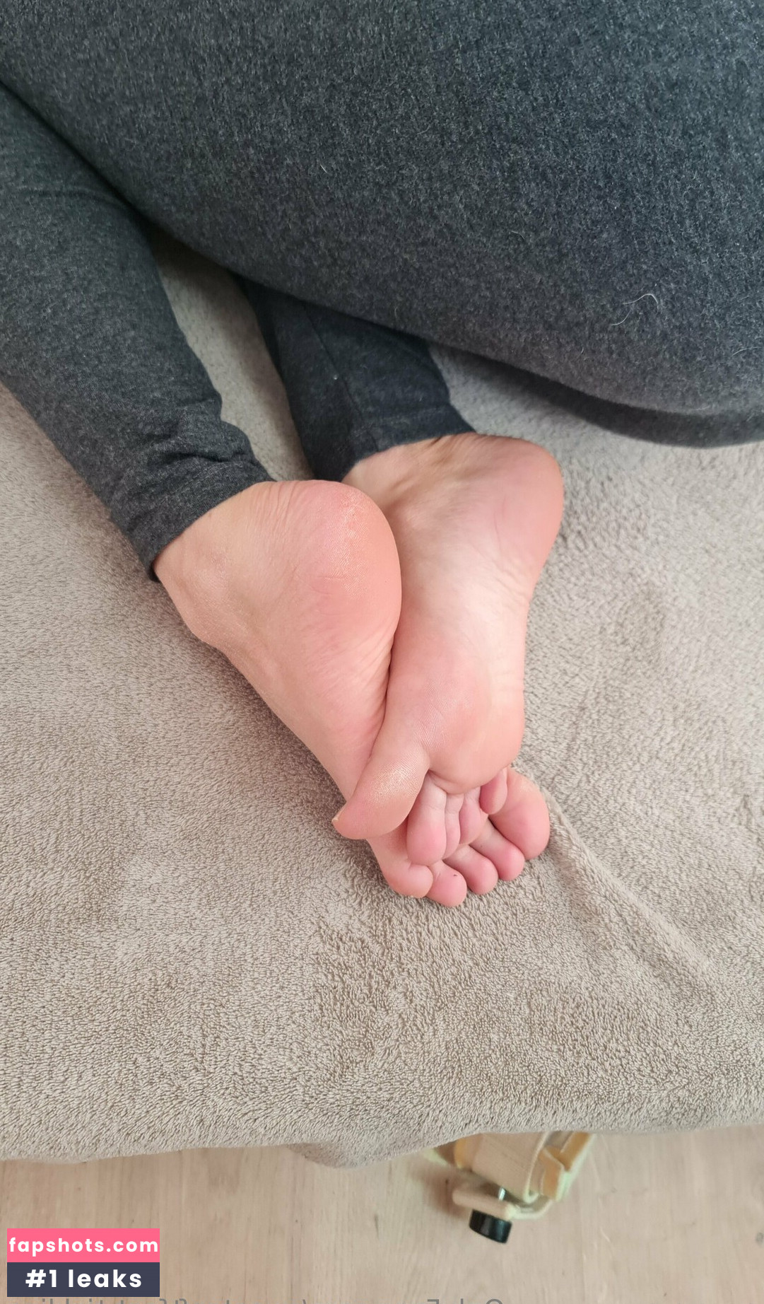 sweetsoftfeet-tickling gallery photo #2