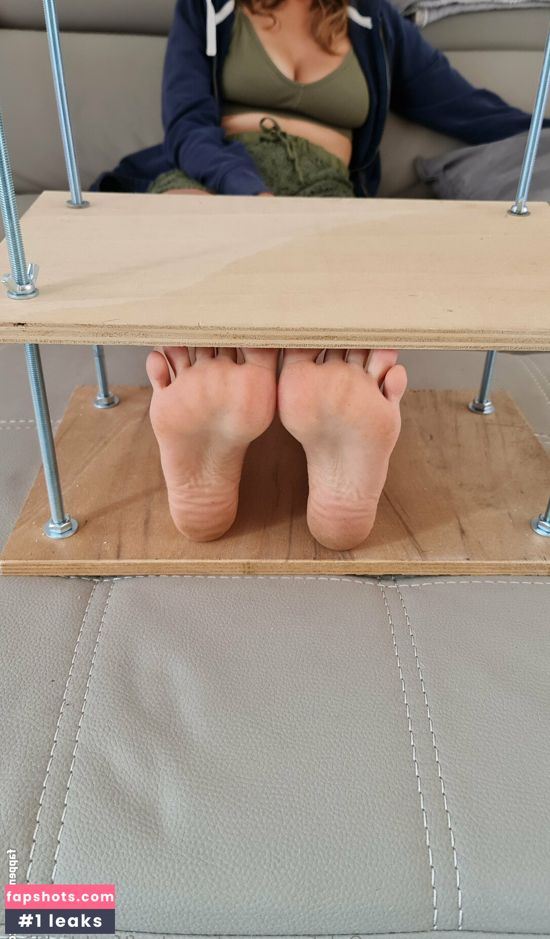 sweetsoftfeet-tickling gallery photo #3