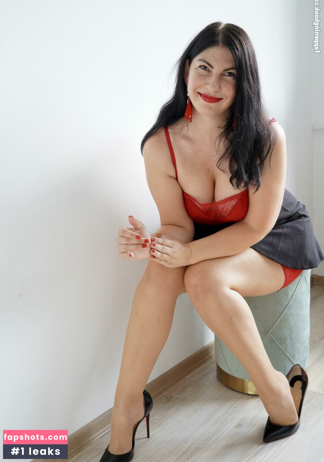 Swift Kiss gallery photo #3