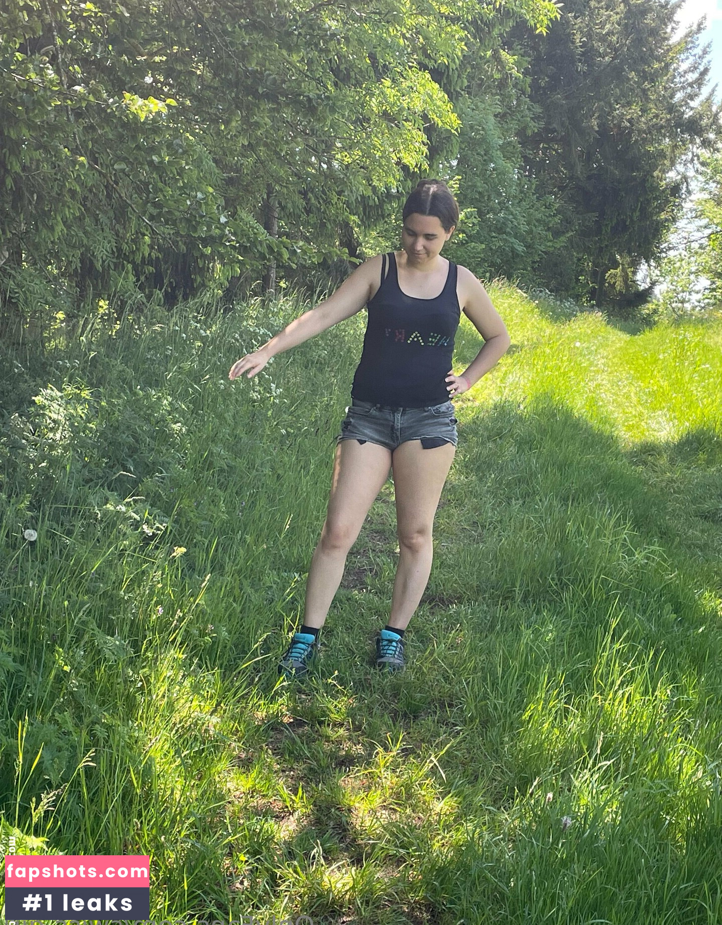 swiss-girl-vanessa gallery photo #2