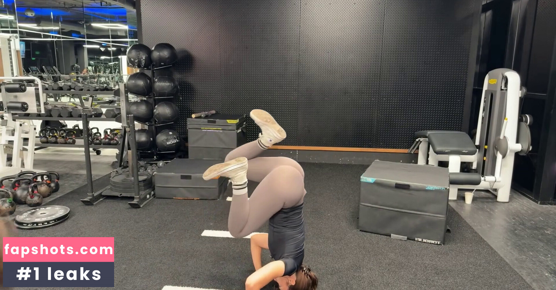 Syanne gallery photo #26