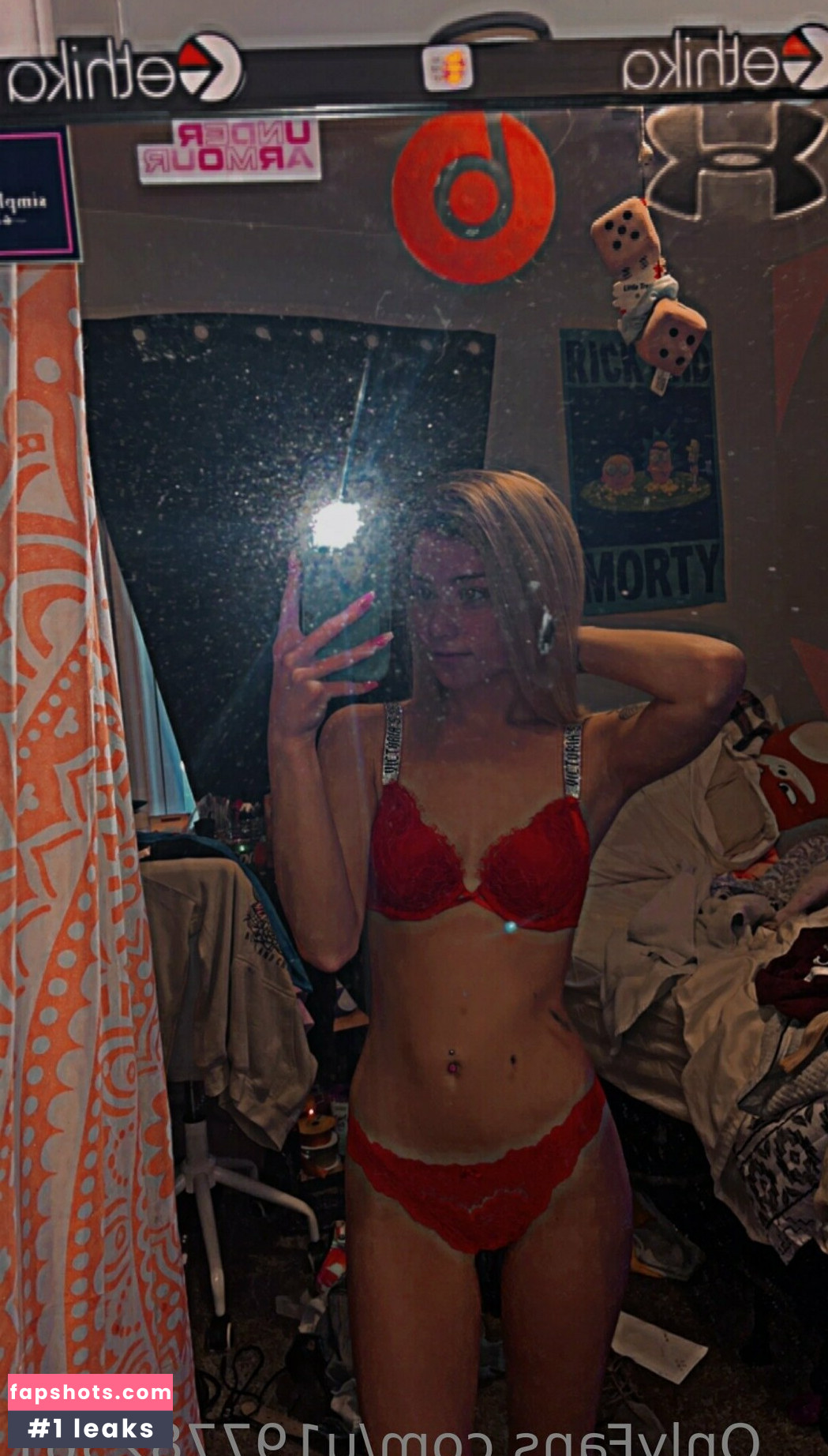 Sydnee Nelson nude babe gallery