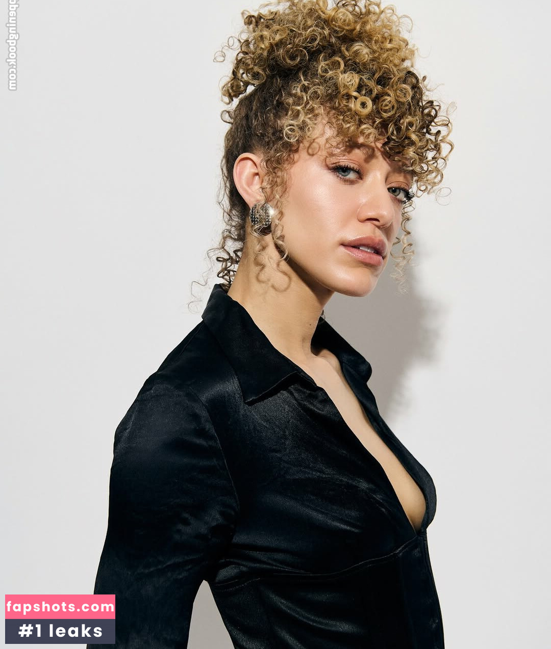 Sydney Cole Alexander Nude Leaks OnlyFans Photos #3 - LeakJerk