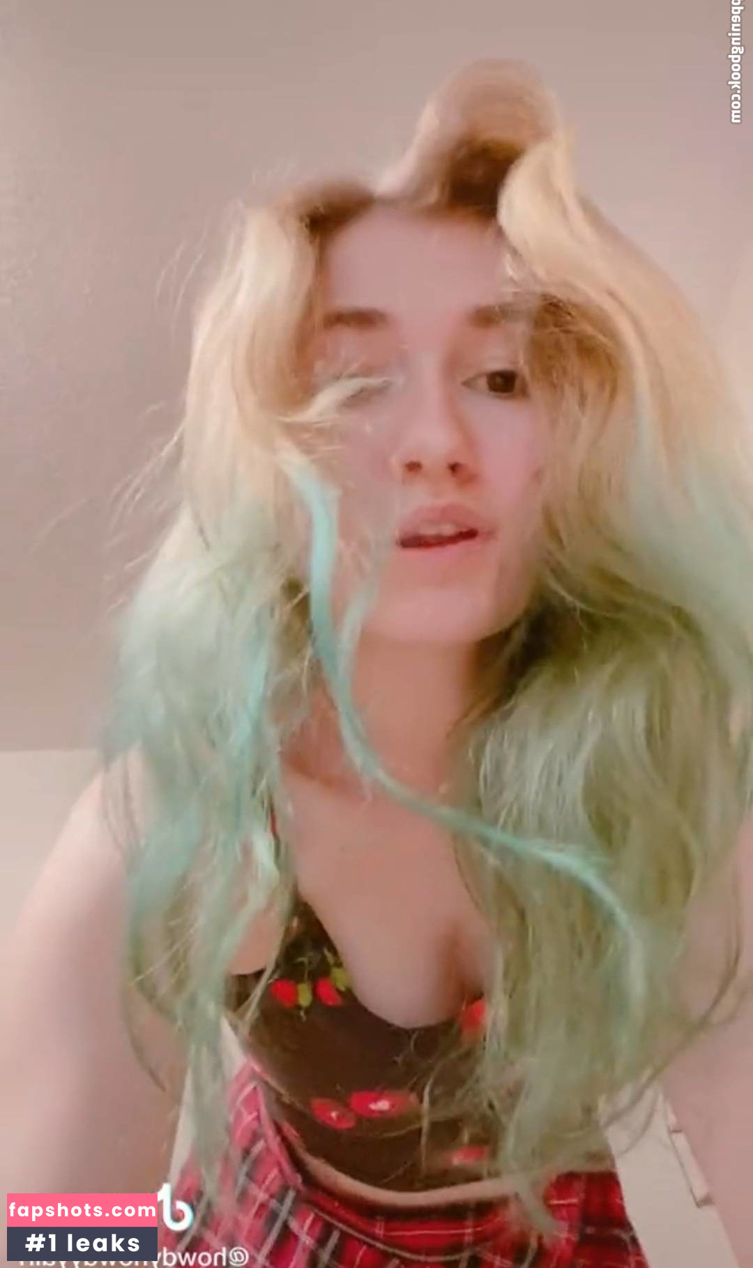 Sydney Sheridan gallery photo #4