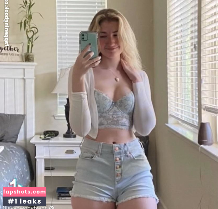 Sydney Sheridan gallery photo #7