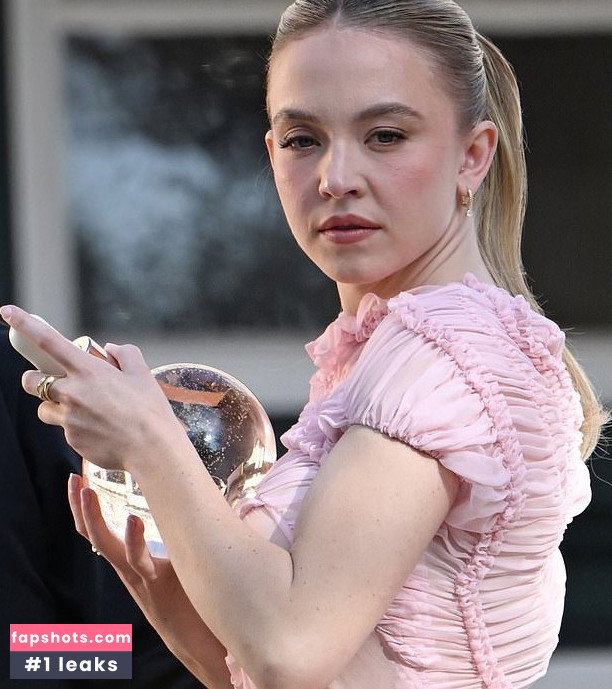 Sydney Sweeney gallery photo #167