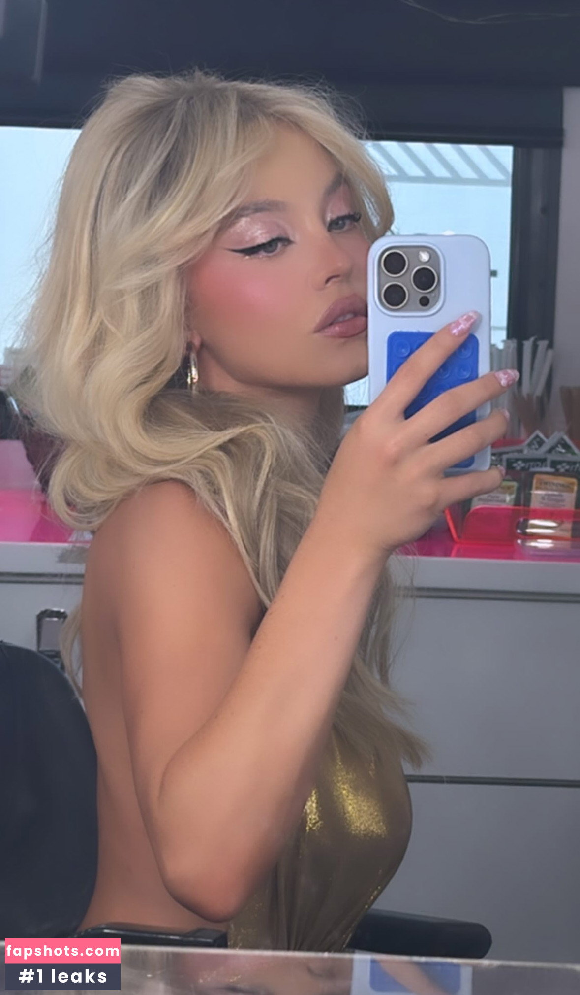 Sydney Sweeney gallery photo #188