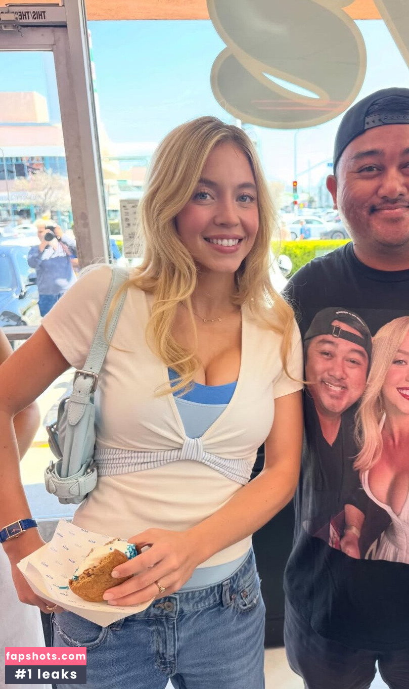 Sydney Sweeney gallery photo #194