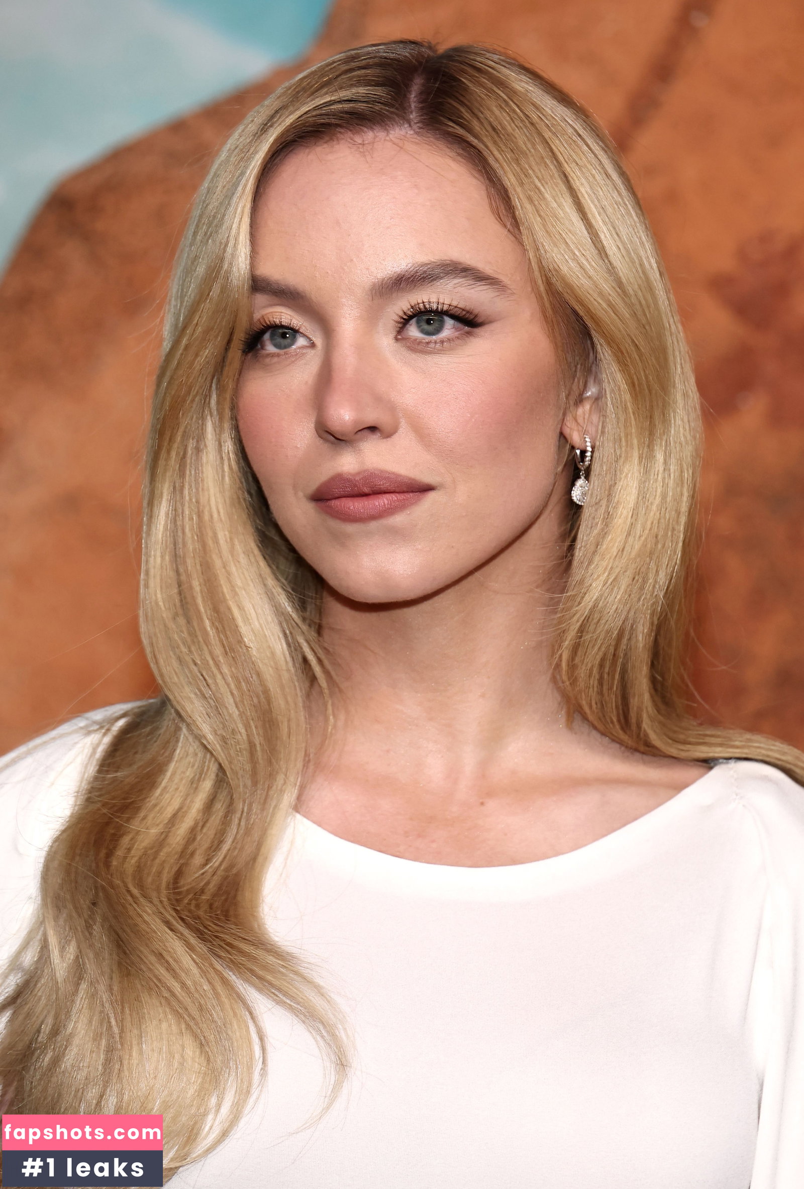 Sydney Sweeney gallery photo #332