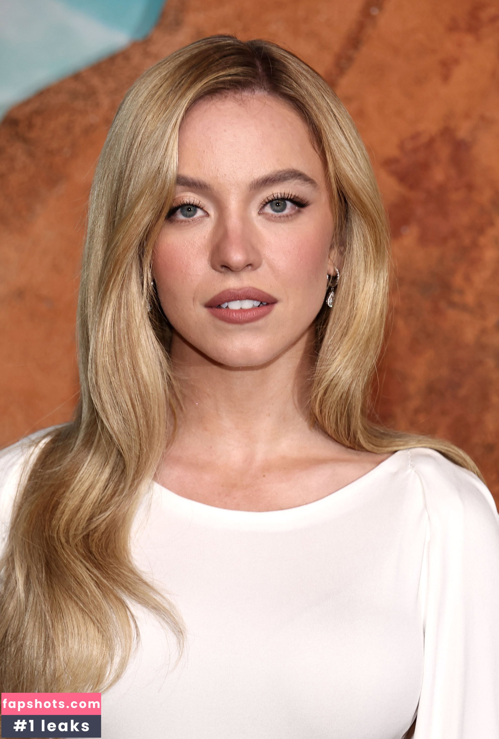 Sydney Sweeney gallery photo #326