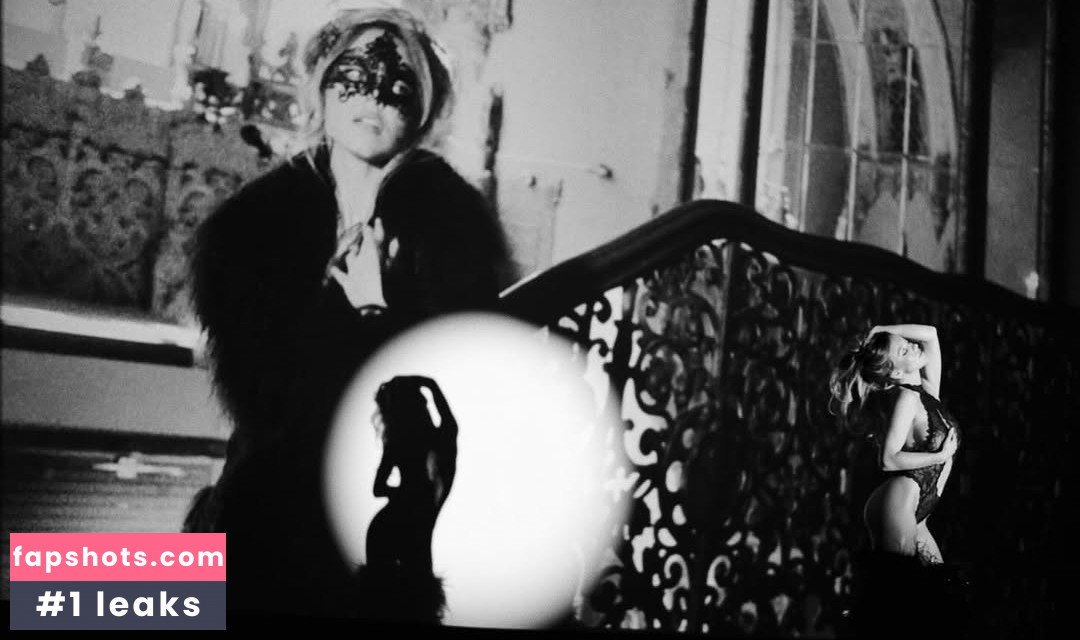 Sydney Sweeney gallery photo #452