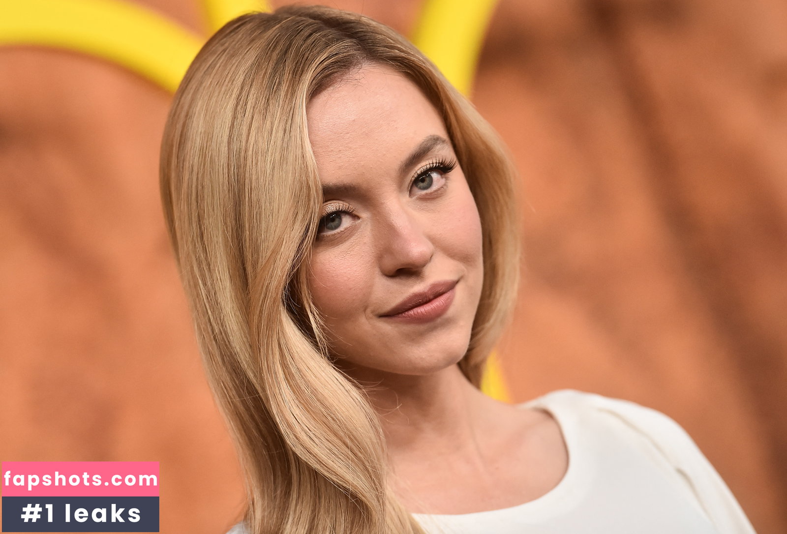 Sydney Sweeney gallery photo #688