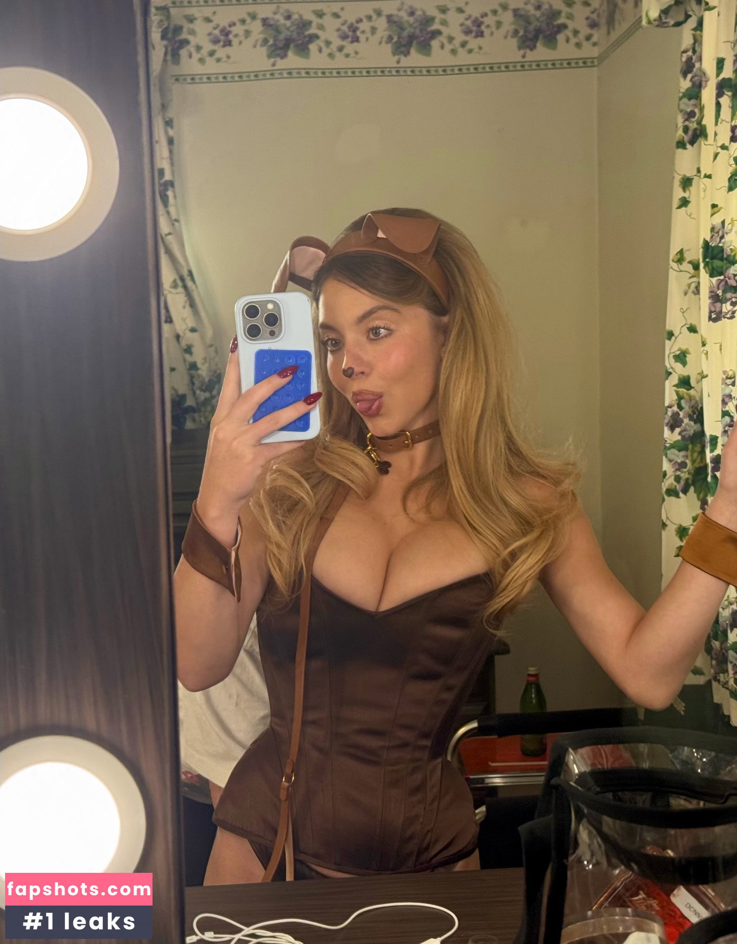 Sydney Sweeney gallery photo #834
