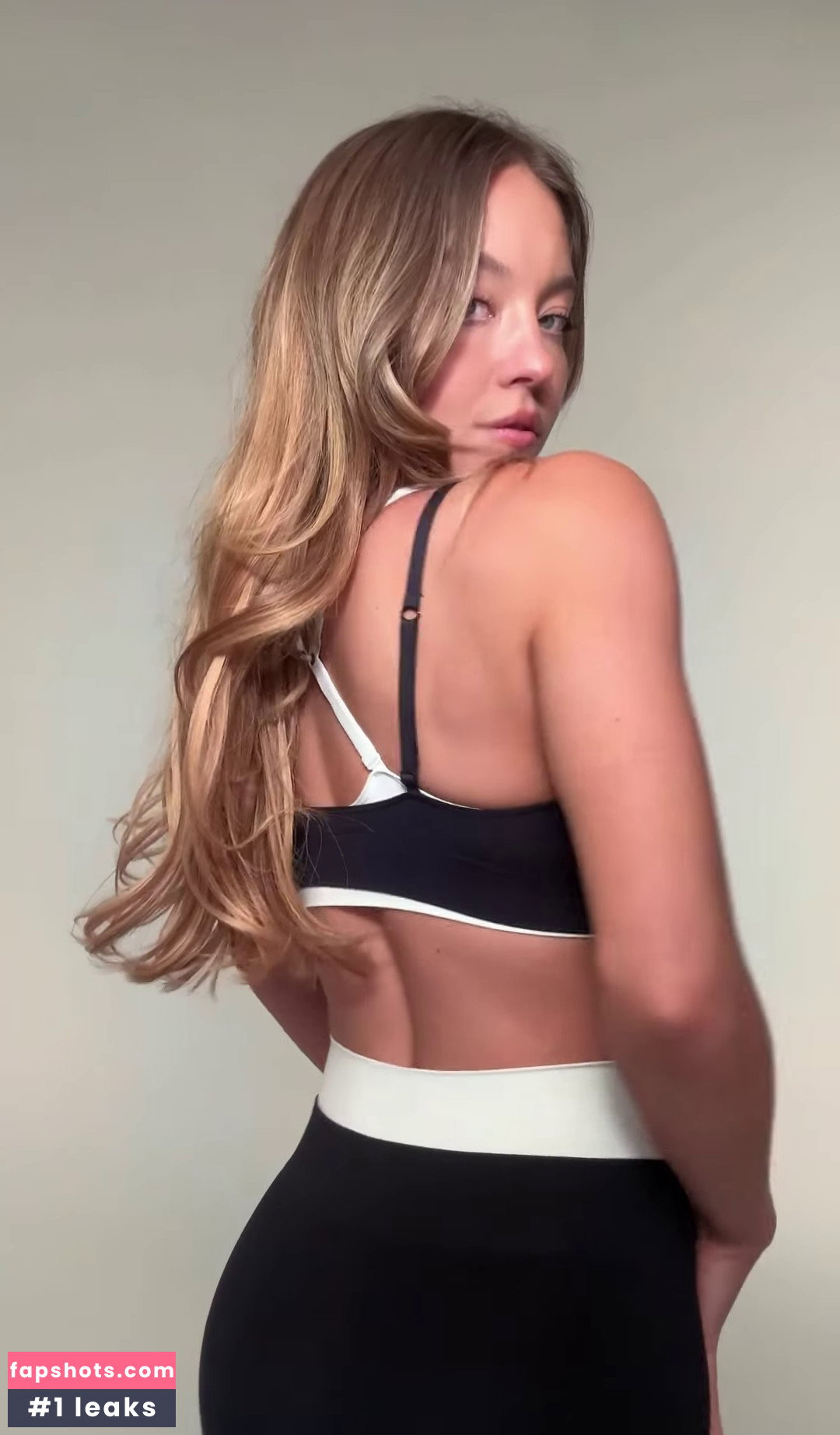Sydney Sweeney gallery photo #912