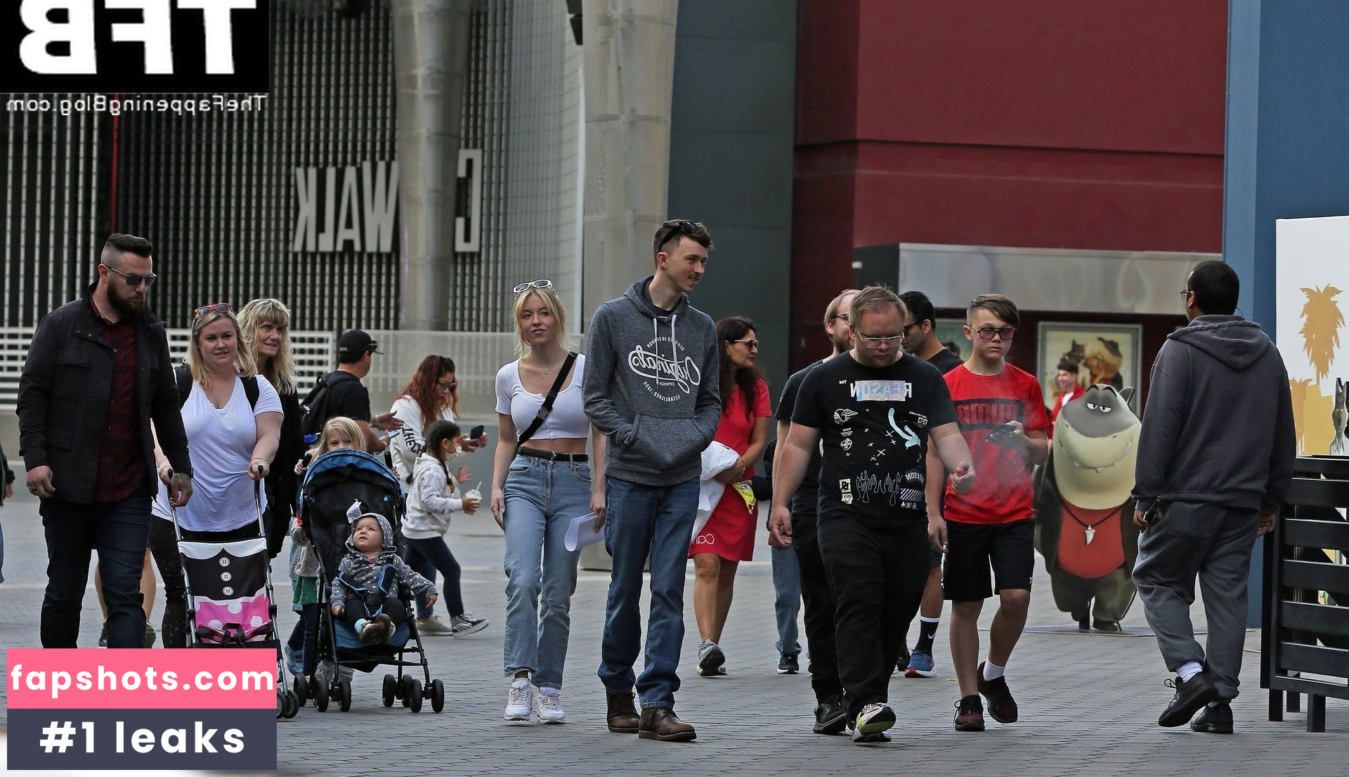 Sydney Sweeney gallery photo #5876