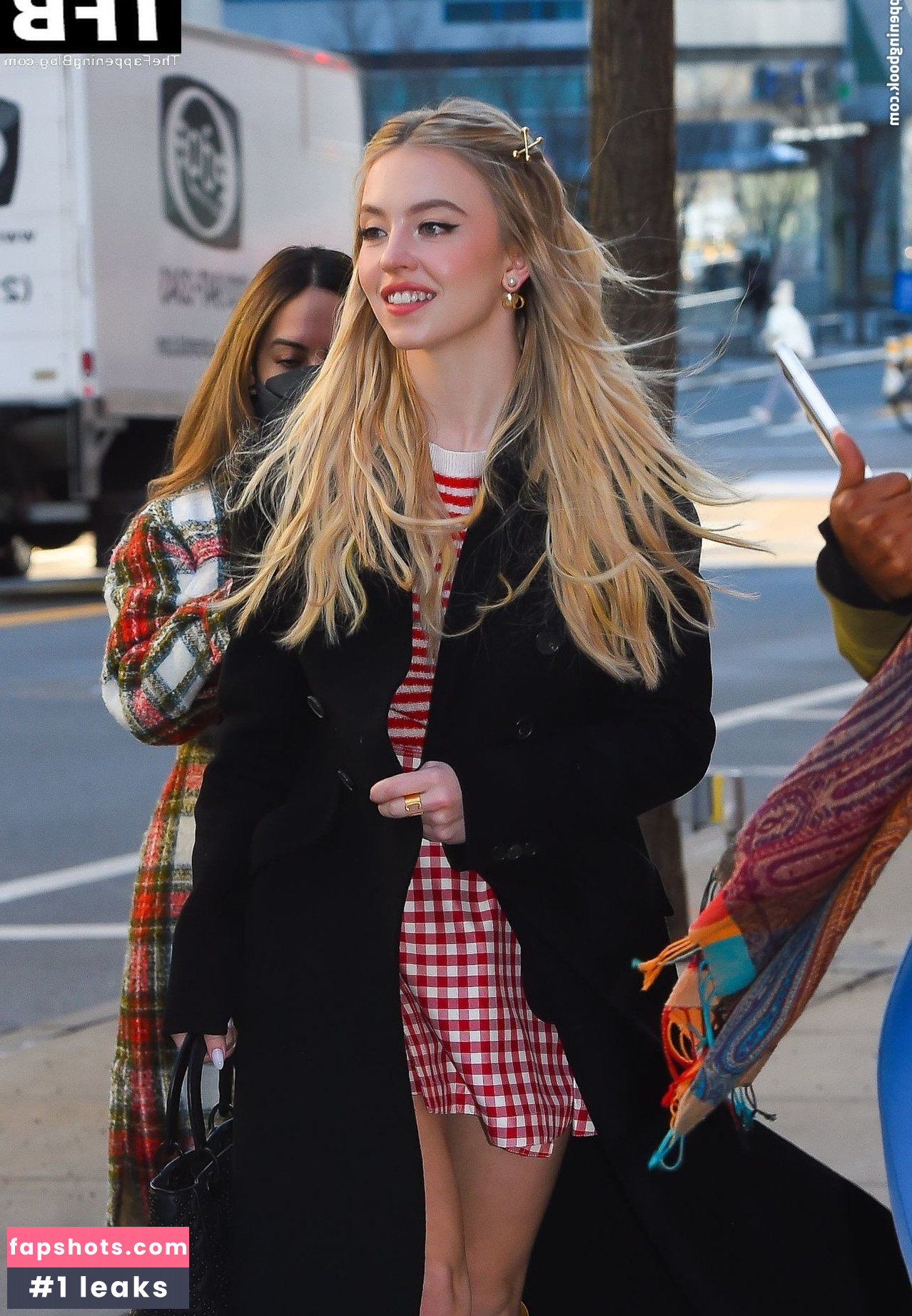 Sydney Sweeney gallery photo #6344