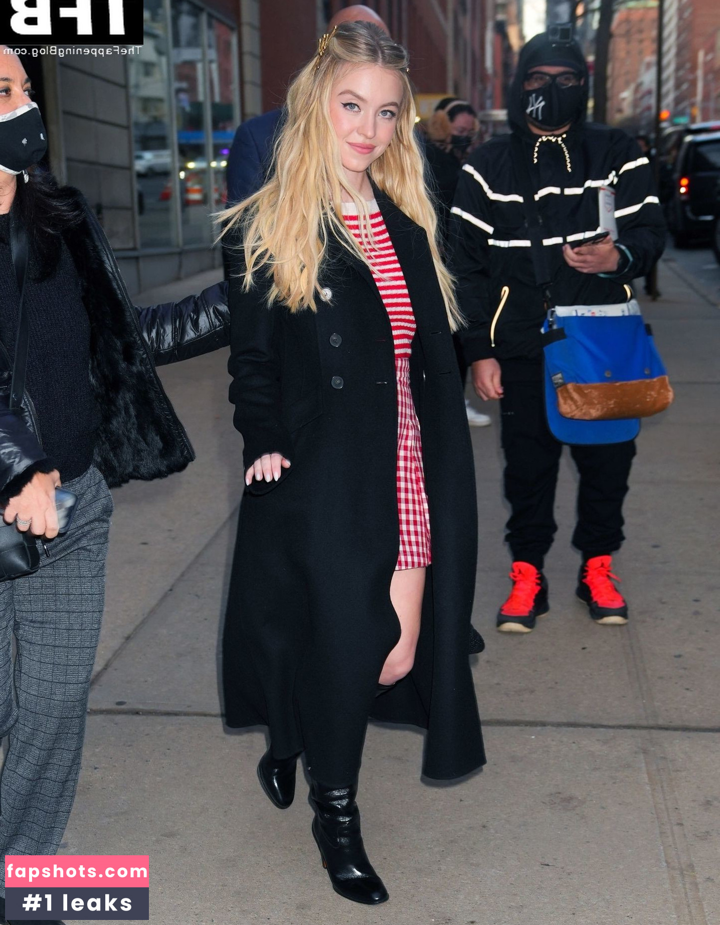 Sydney Sweeney gallery photo #6360