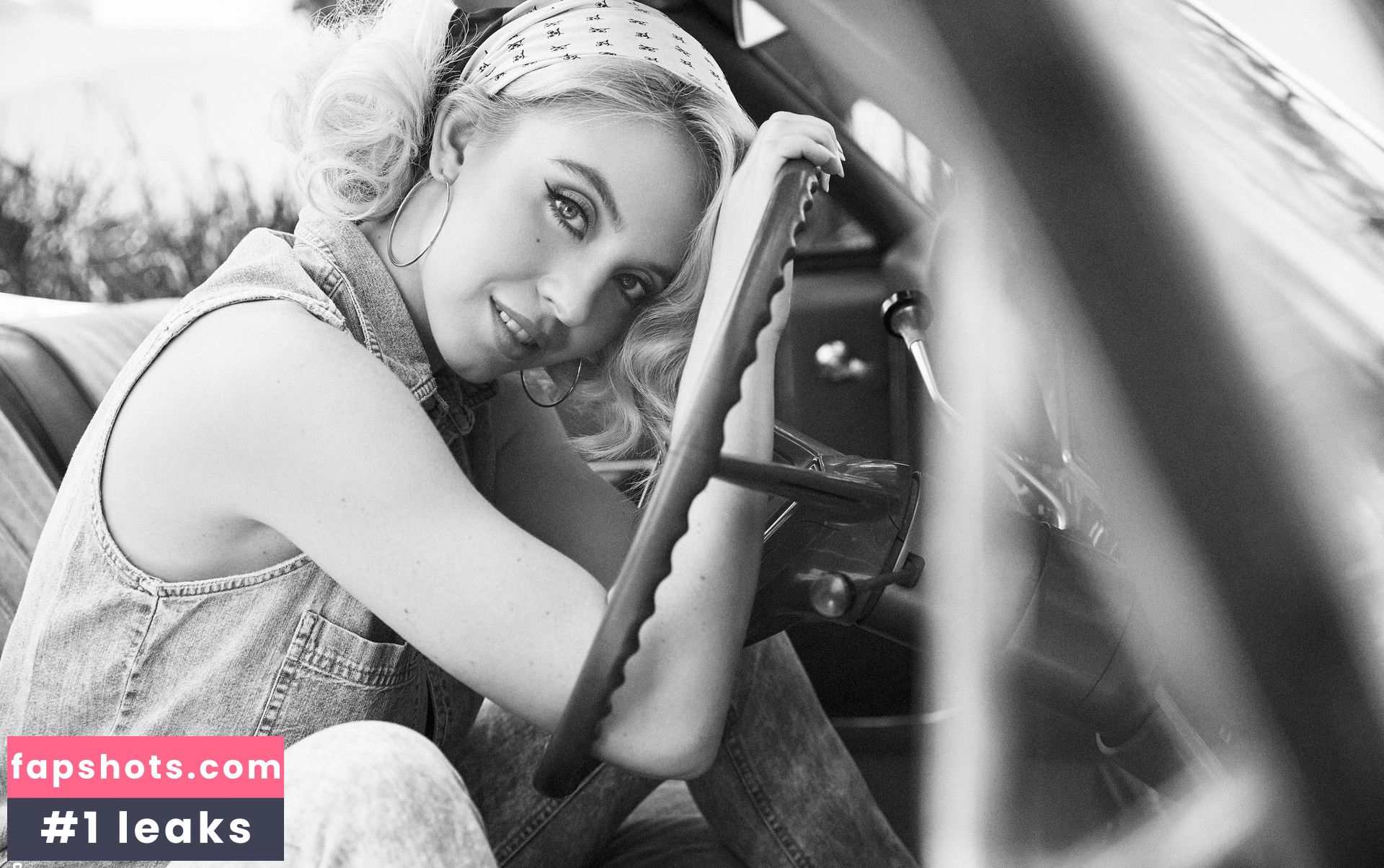 Sydney Sweeney gallery photo #6585